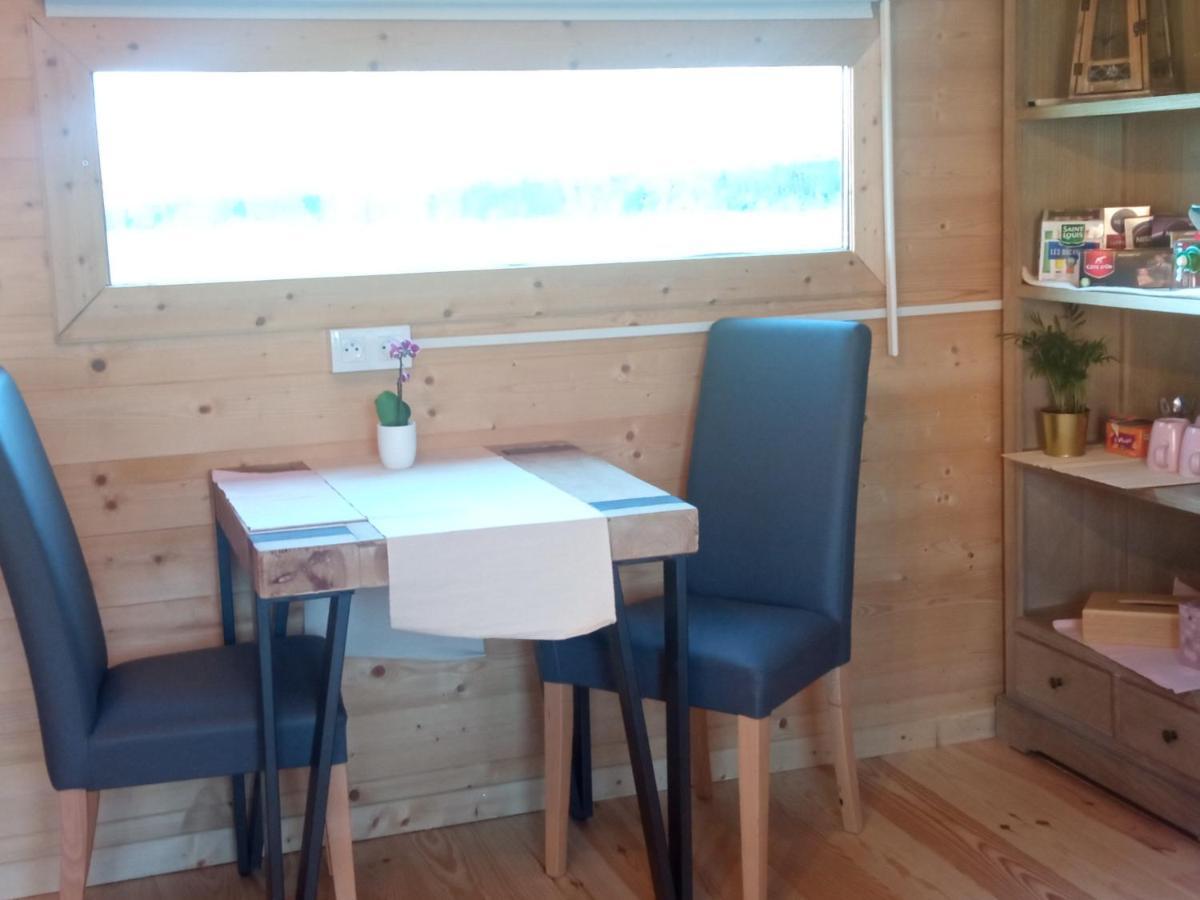 Chambre Studio Photo Chalet Sdb Partagee A Proximite Chavagne Exterior photo