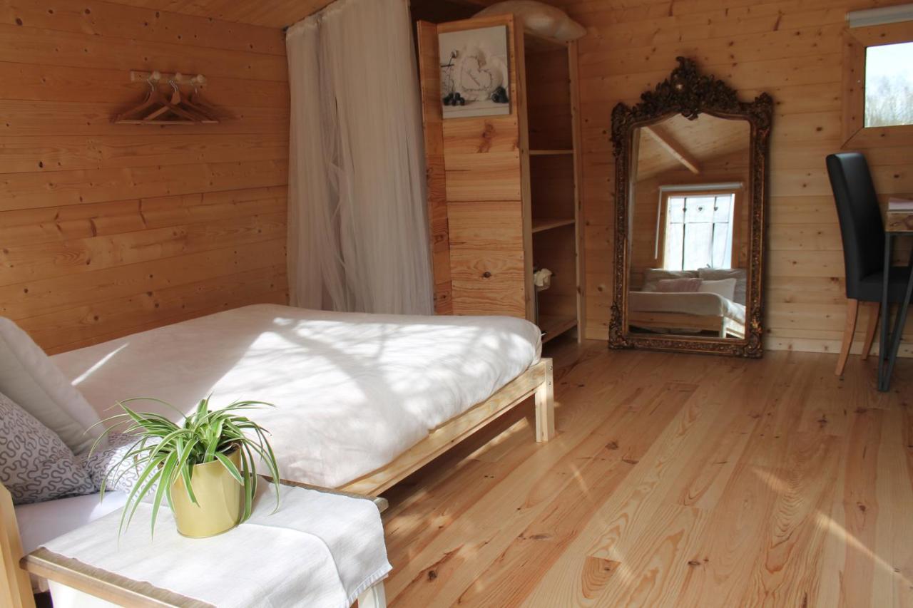 Chambre Studio Photo Chalet Sdb Partagee A Proximite Chavagne Exterior photo