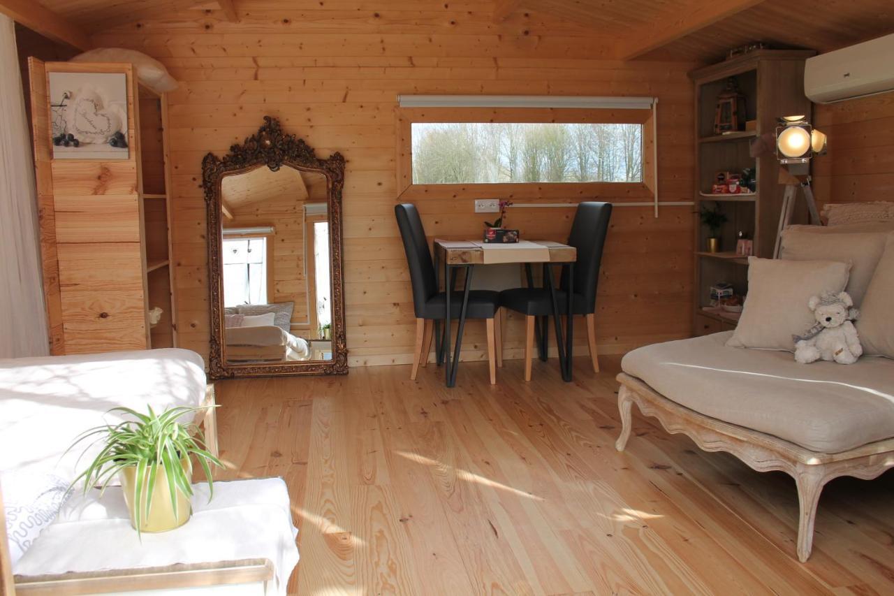 Chambre Studio Photo Chalet Sdb Partagee A Proximite Chavagne Exterior photo