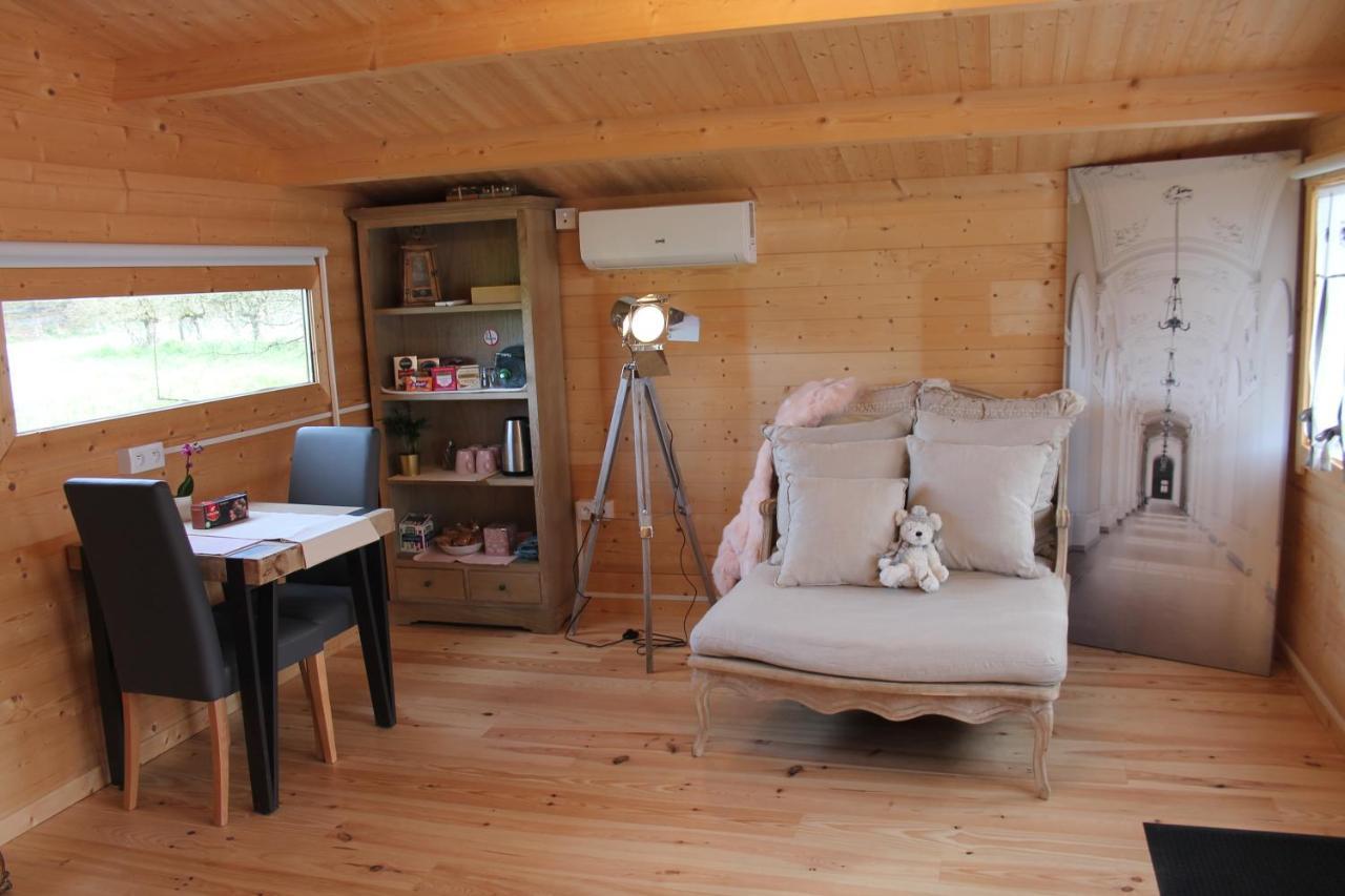 Chambre Studio Photo Chalet Sdb Partagee A Proximite Chavagne Exterior photo